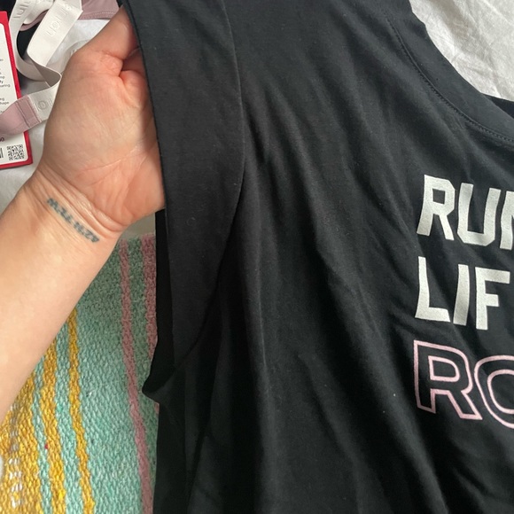 Pt 2- Barrys Fit training - Picture 2 of 4